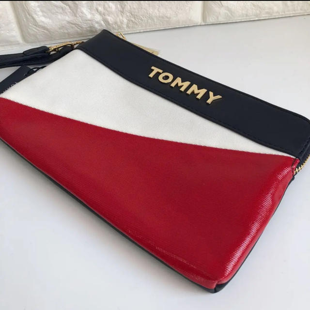 TOMMY HILFIGER(トミーヒルフィガー)の新品 トミーヒルフィガー TOMMY HILFIGER クラッチバッグ ポーチ レディースのバッグ(クラッチバッグ)の商品写真