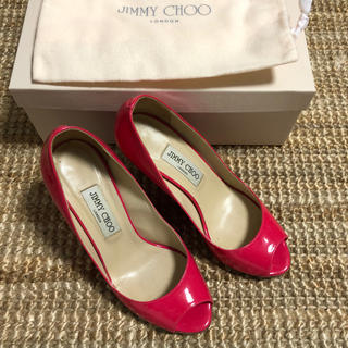 ジミーチュウ(JIMMY CHOO)の訳あり！ジミーチュウ エナメルパンプス38ハーフ(ハイヒール/パンプス)