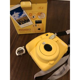 フジフイルム(富士フイルム)のチェキ intax mini 8+ イエロー(フィルムカメラ)