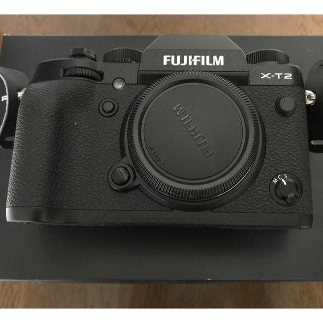 富士フイルム(フジフイルム)のFUJIFILM X-T2   スマホ/家電/カメラのカメラ(ミラーレス一眼)の商品写真