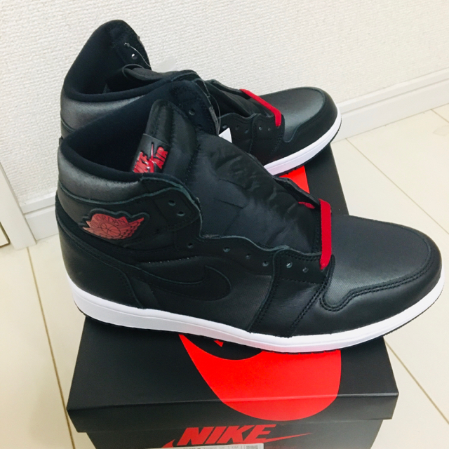 NIKE(ナイキ)の◆ Nike Air Jordan 1 赤黒 “Black Satin”◆ メンズの靴/シューズ(スニーカー)の商品写真