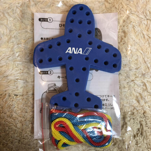ANA(全日本空輸)(エーエヌエー(ゼンニッポンクウユ))のANA 飛行機ひもとおし キッズ/ベビー/マタニティのおもちゃ(知育玩具)の商品写真