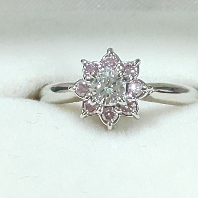 ピンクダイヤ取り巻きリング レディースのアクセサリー(リング(指輪))の商品写真