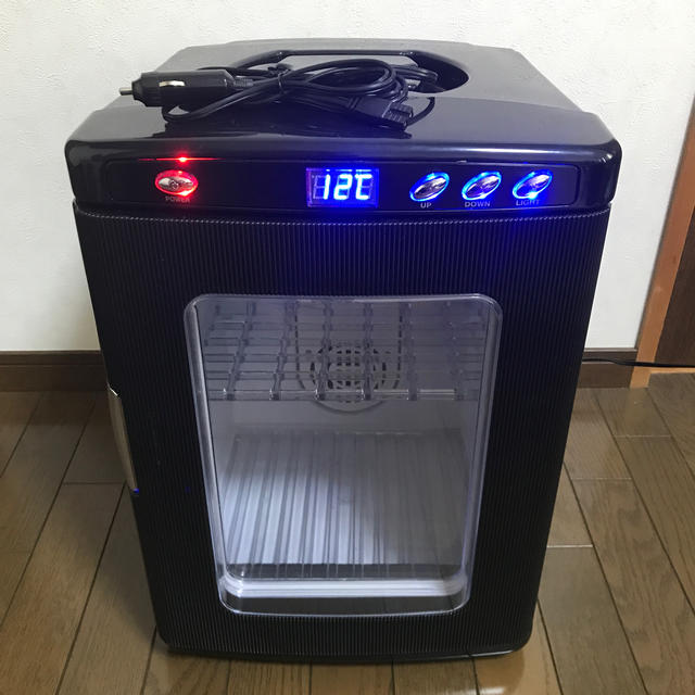 保冷温庫 ポータブル冷蔵庫 小型 1ドア AC100V DC12V 両対応 スマホ/家電/カメラの生活家電(冷蔵庫)の商品写真