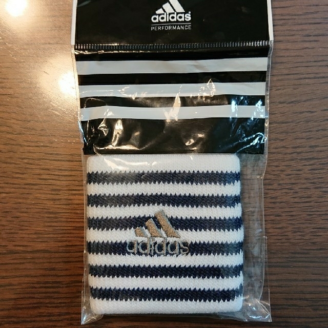 adidas(アディダス)のアディダス(adidas) リストバンド スポーツ/アウトドアのテニス(その他)の商品写真