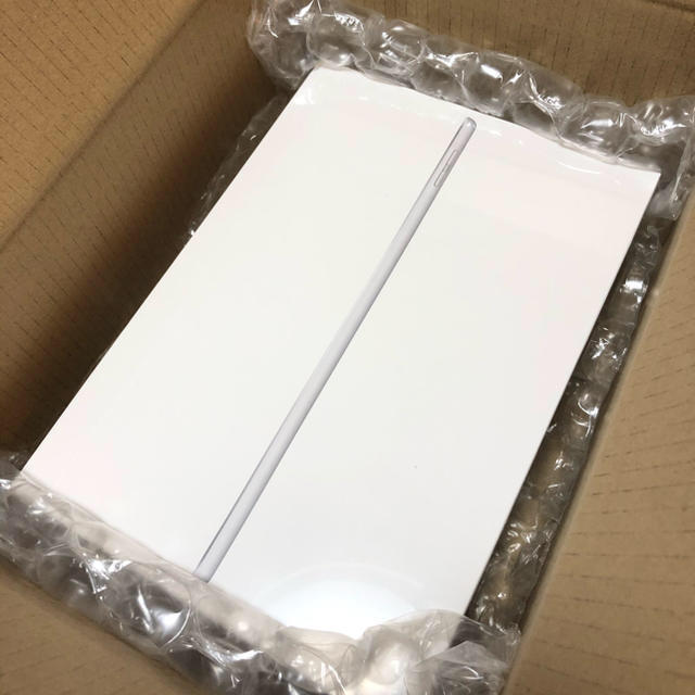 Apple iPad 10.2インチ 第7世代 Wi-Fi 32GB シルバー 2