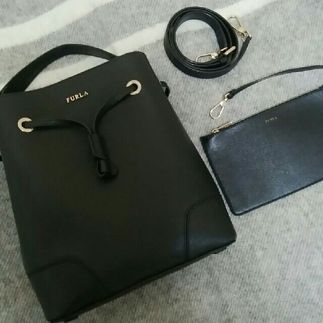 新発売の Furla ステイシー 黒 FURLA - ショルダーバッグ - www.pvn.gob.pe