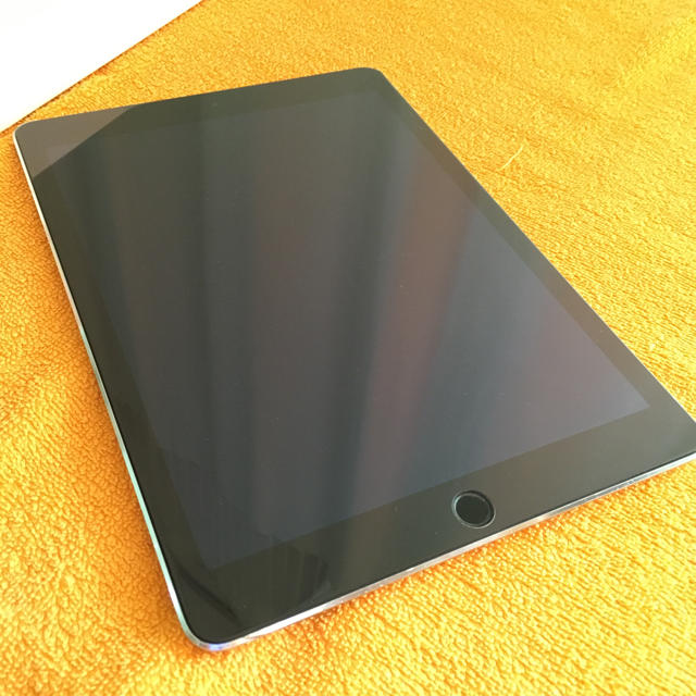 iPad(アイパッド)のiPad Air 2 Wi-Fi+Cellular 128GB MGWL2J/A スマホ/家電/カメラのPC/タブレット(タブレット)の商品写真