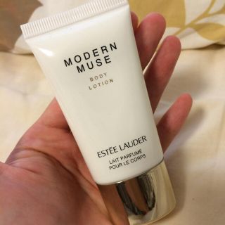 エスティローダー(Estee Lauder)のEstée Lauder ボティクリーム(ボディローション/ミルク)