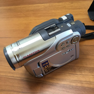 ヒタチ(日立)の日立 DVDビデオカメラ DVDCAM DZ-GX3200(オマケ付き)(ビデオカメラ)