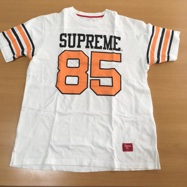 Supreme(シュプリーム)のSupreme footboll Shirt XL メンズのトップス(Tシャツ/カットソー(半袖/袖なし))の商品写真