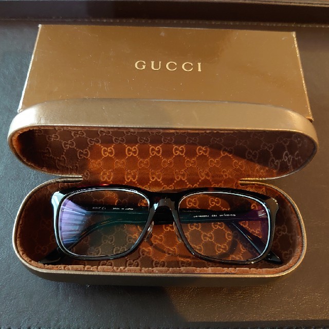 Gucci(グッチ)のGUCCIグッチメガネフレームケース付きべっ甲黒縁 レディースのファッション小物(サングラス/メガネ)の商品写真