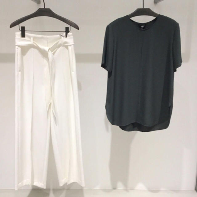 theory(セオリー)のTheory ベルト付きワイドパンツ 新品 レディースのパンツ(クロップドパンツ)の商品写真