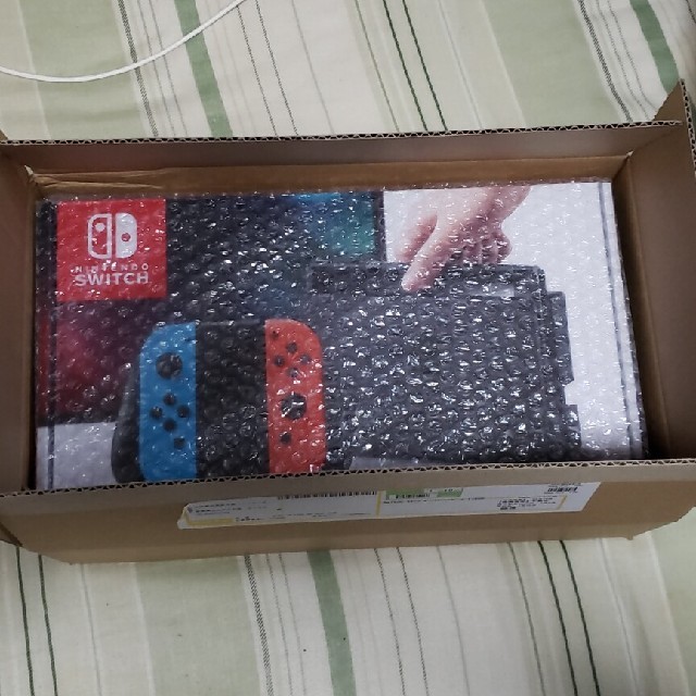 新品未開封 Nintendo switch ネオン