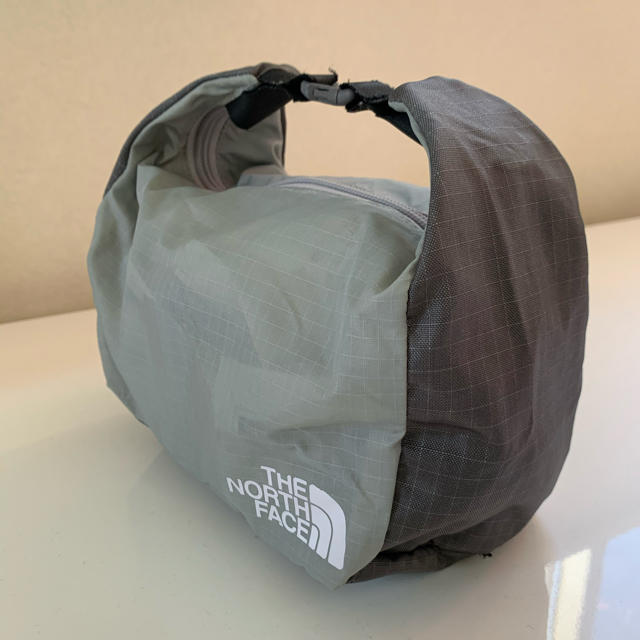 THE NORTH FACE(ザノースフェイス)のノースフェイス　フライト　トラベル　バック メンズのバッグ(トラベルバッグ/スーツケース)の商品写真