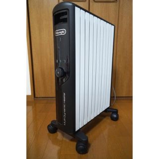 デロンギ(DeLonghi)の【さや様専用】デロンギ　ダイナミックオイルヒーター　MDHU15-BK(オイルヒーター)