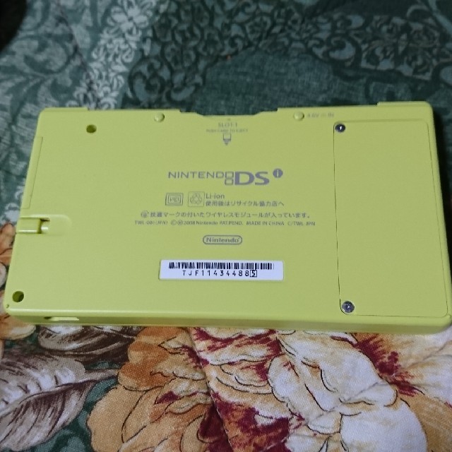 ニンテンドーDS(ニンテンドーDS)のnintendo dsi 動作不都合なし 中古 l l 任天堂 ライムグリーン  エンタメ/ホビーのゲームソフト/ゲーム機本体(携帯用ゲーム機本体)の商品写真