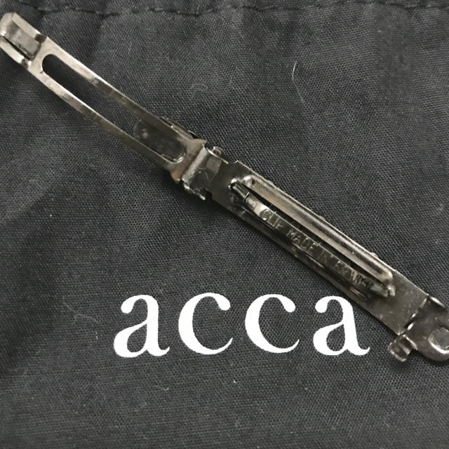 acca(アッカ)のacca ミニベリー　バレッタ　限定品 レディースのヘアアクセサリー(バレッタ/ヘアクリップ)の商品写真