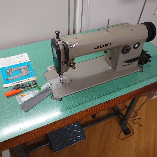 JUKI DDL-227 工業用ミシン 【引き取りの価格】 JUKI DDL-227 工業用ミシン 【引き取りの価格】
