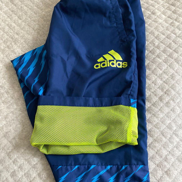 adidas(アディダス)のadidas ハーフパンツ140 スポーツ/アウトドアのサッカー/フットサル(ウェア)の商品写真