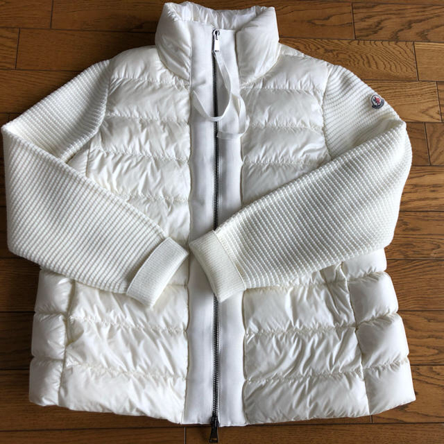 ジャケット/アウターMONCLER ニットダウン