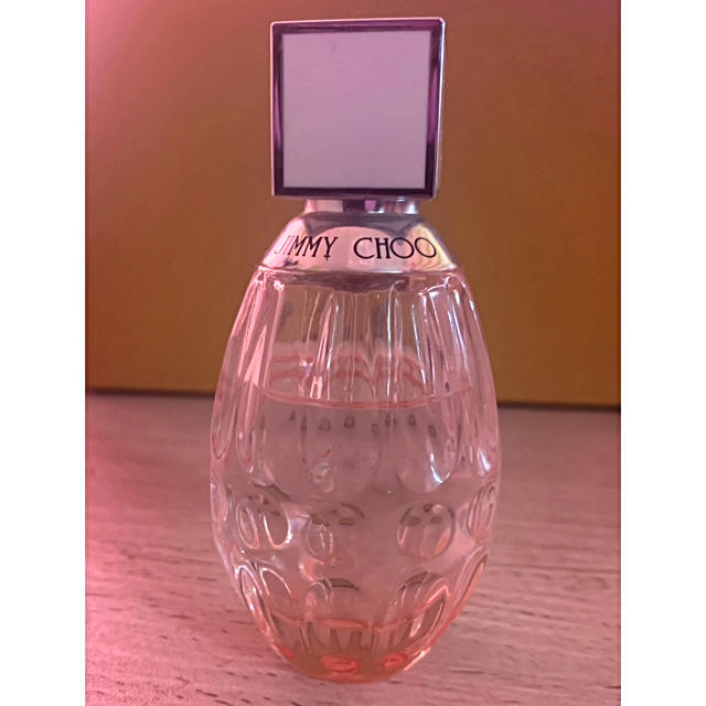 JIMMY CHOO(ジミーチュウ)の専用ジミーチュウ 香水  ロー オードトワレ 40ml★ JIMMY CHOO  コスメ/美容の香水(香水(女性用))の商品写真