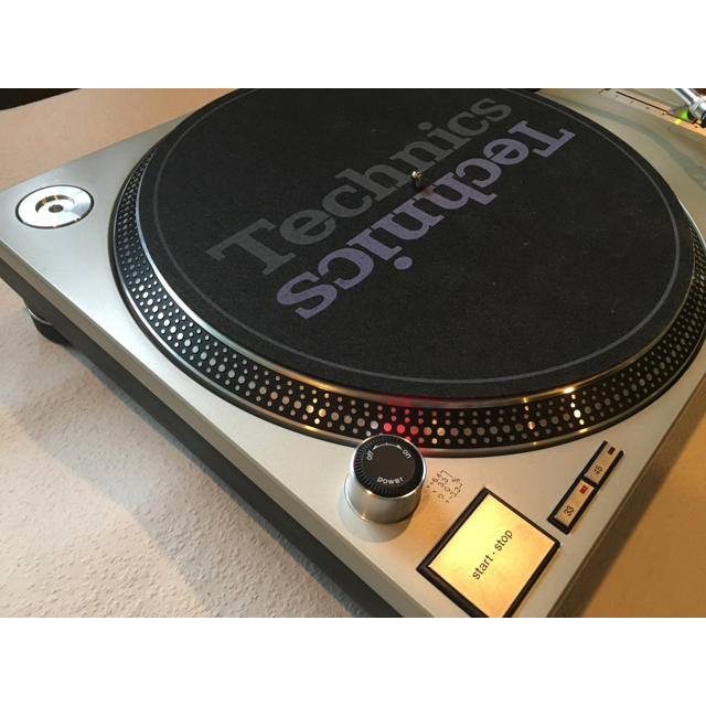 Technics ターンテーブル SL-1200 MK5【ヘッドシェル付】 楽器のDJ機器(ターンテーブル)の商品写真