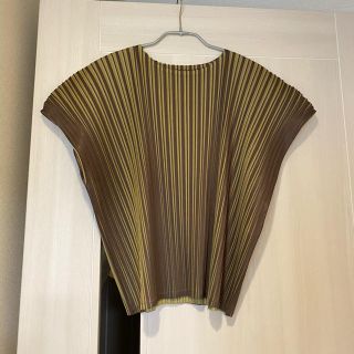 プリーツプリーズイッセイミヤケ(PLEATS PLEASE ISSEY MIYAKE)のプリーツプリーズ オルトトップス カーキ　サークル ワンピース 春物(シャツ/ブラウス(半袖/袖なし))