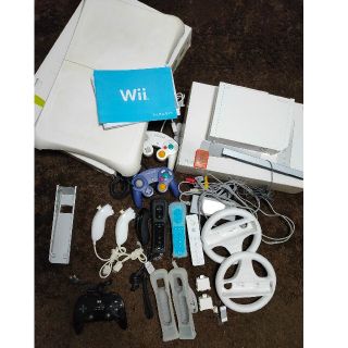 ウィー(Wii)の任天堂本体 バランスボード コントローラーなど Wii まとめて(家庭用ゲーム機本体)