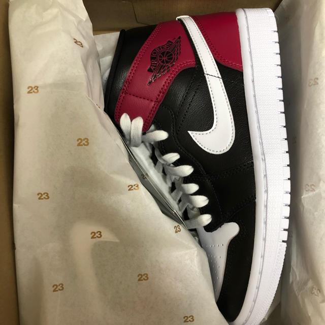 送料込 23.5cm WMNS AIR JORDAN 1 MID ノーブルレッド