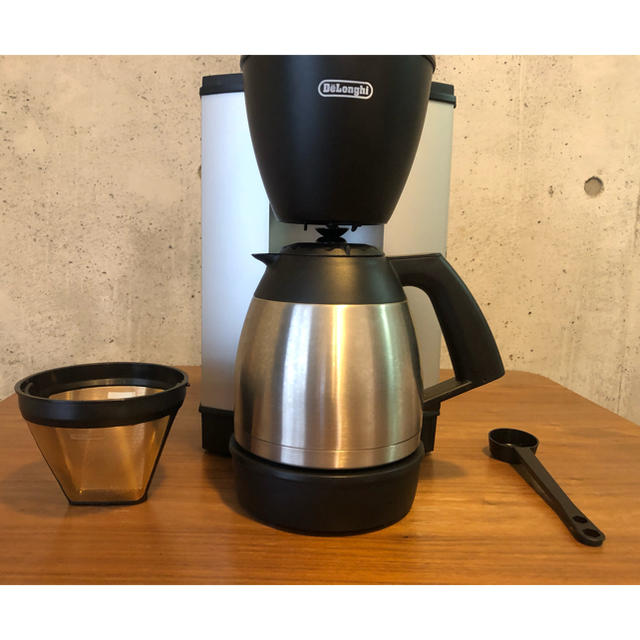 DeLonghi(デロンギ)のデロンギ　保温ポット付コーヒーメーカー スマホ/家電/カメラの調理家電(コーヒーメーカー)の商品写真