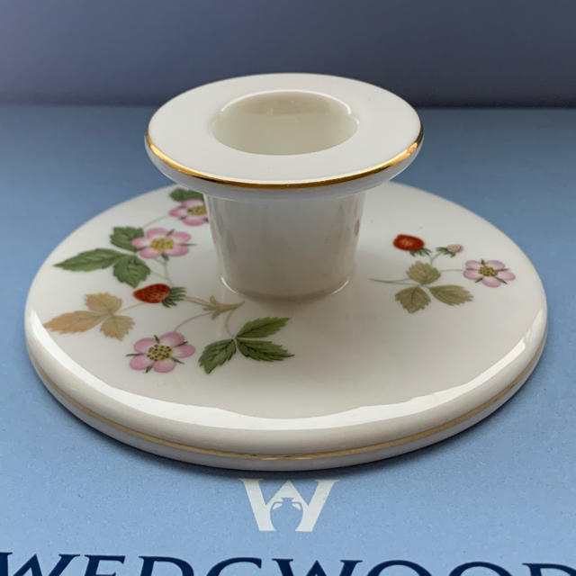 WEDGWOOD(ウェッジウッド)のWEDGWOOD ワイルドストロベリー キャンドルスタンド インテリア/住まい/日用品のインテリア小物(その他)の商品写真