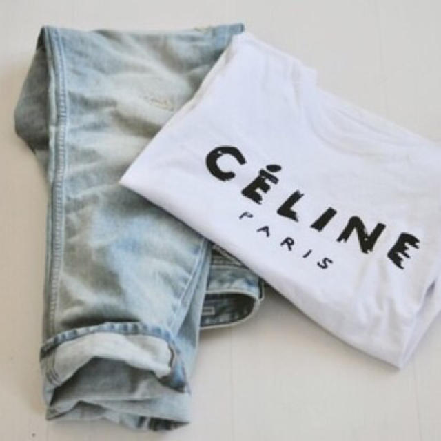 新品未使 celine☆ロゴ入りTシャツ レディースのトップス(Tシャツ(長袖/七分))の商品写真