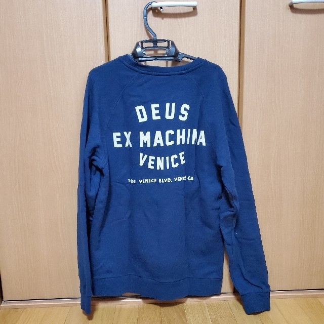 Deus ex Machina(デウスエクスマキナ)のデウス　トレーナー　裏起毛　紺色　サーフブランド メンズのトップス(スウェット)の商品写真