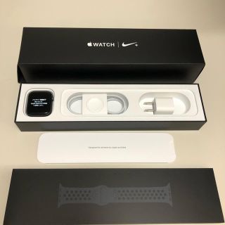 アップルウォッチ(Apple Watch)の美品　アップルウォッチ4 Nike+ モデル アルミ GPS 44㎜ 付属品新品(腕時計(デジタル))