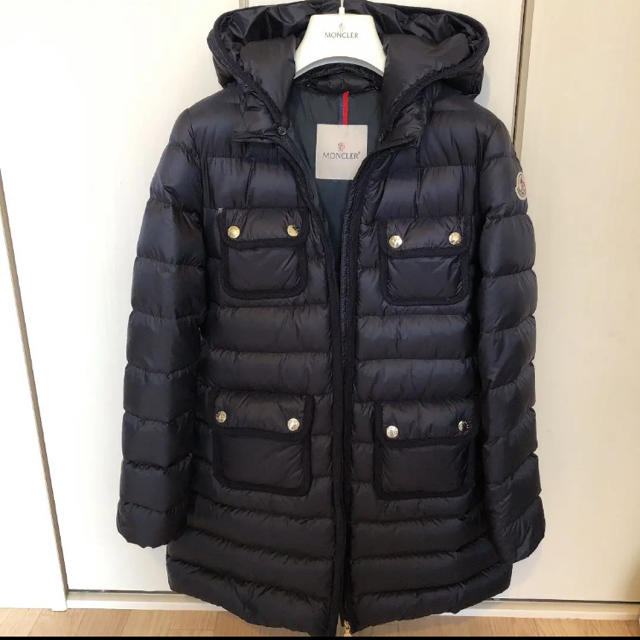 定番のお歳暮&冬ギフト MONCLER - MONCLER ミドル丈ダウン12A ダウンコート 定番のお歳暮&冬ギフト MONCLER - MONCLER ミドル丈ダウン12A ダウンコート