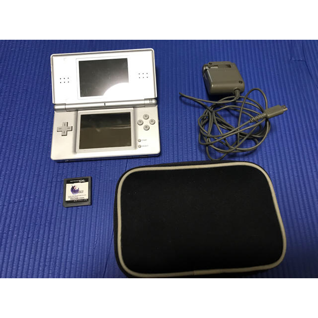 ニンテンドーDS(ニンテンドーDS)のニンテンドーDS lite ファイナルファンタジー4付 エンタメ/ホビーのゲームソフト/ゲーム機本体(携帯用ゲーム機本体)の商品写真