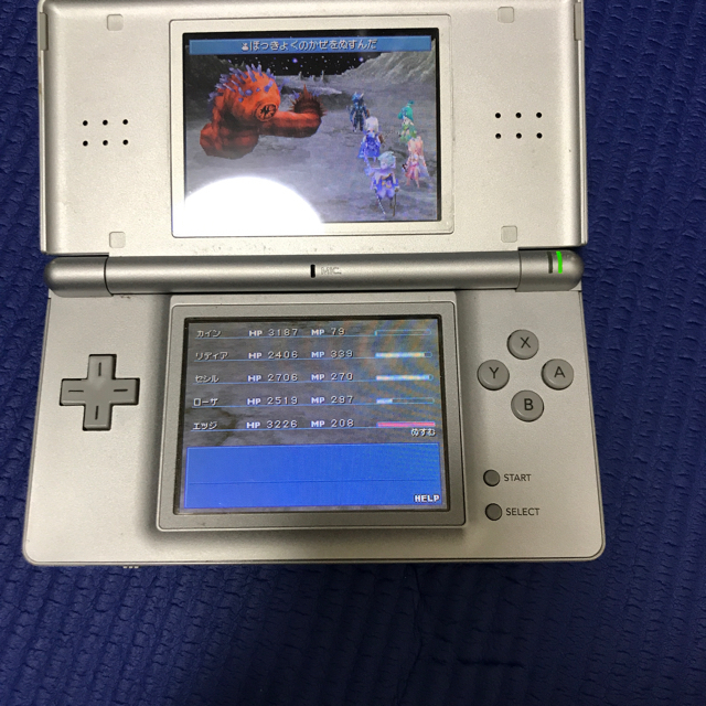 ニンテンドーDS(ニンテンドーDS)のニンテンドーDS lite ファイナルファンタジー4付 エンタメ/ホビーのゲームソフト/ゲーム機本体(携帯用ゲーム機本体)の商品写真