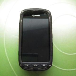 京セラ - KYOCERAスマホ TORQUE SKT01の通販 by ゆっきーとっと's shop