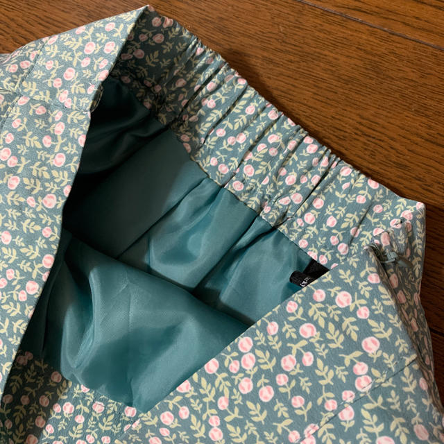 dholic(ディーホリック)のDHOLIC❤︎小花柄グリーンスカート レディースのスカート(ロングスカート)の商品写真