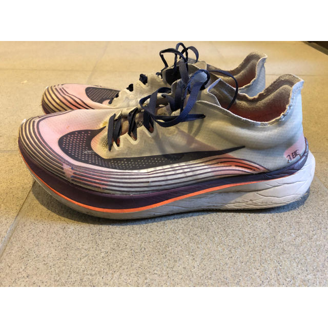 NIKE(ナイキ)のトッティー様専用　27.5cm Nike Zoom Fly SP スポーツ/アウトドアのランニング(シューズ)の商品写真