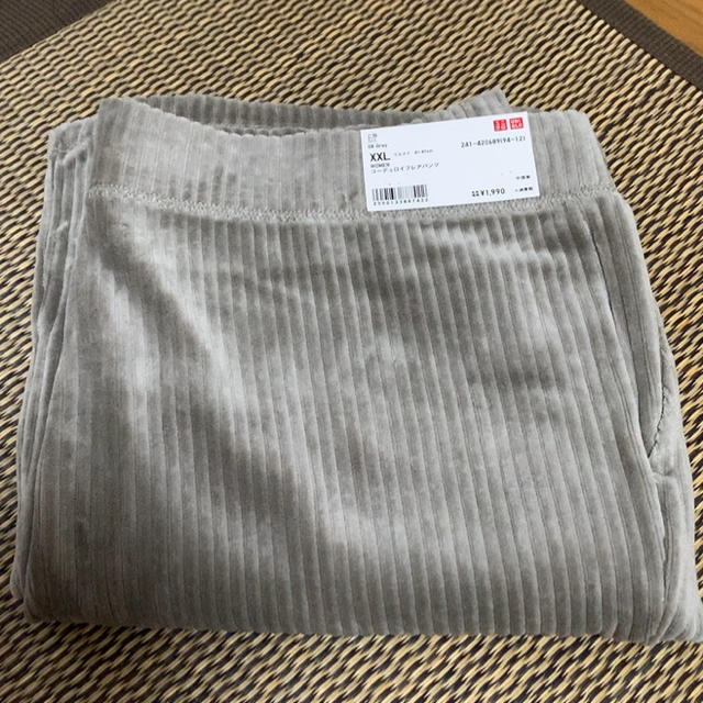 UNIQLO(ユニクロ)の最終値下げ　新品　コーデュロイフレアパンツ　グレイ　XXL レディースのパンツ(カジュアルパンツ)の商品写真