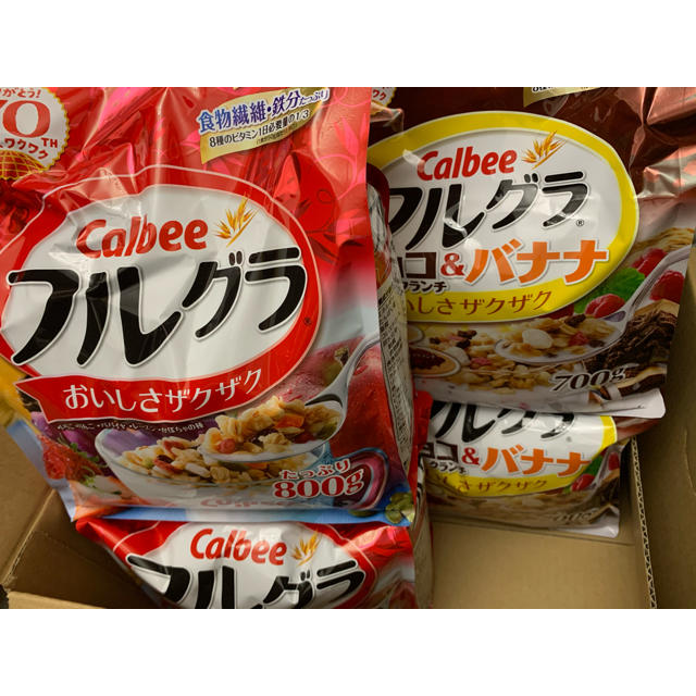 カルビー(カルビー)のカルビー フルグラ、チョコ&バナナ 4袋セット 食品/飲料/酒の食品(その他)の商品写真