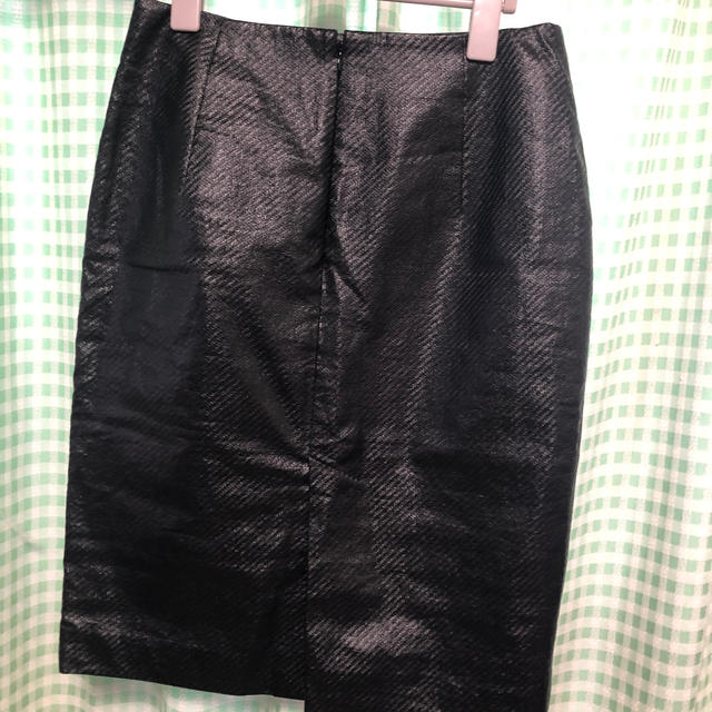 GRACE CONTINENTAL(グレースコンチネンタル)の美品　グレースコンチネンタル　黒　ラメタイトスカート レディースのスカート(ひざ丈スカート)の商品写真
