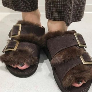 アパルトモンドゥーズィエムクラス(L'Appartement DEUXIEME CLASSE)のL'Appartement カミナンド FUR SANDAL/ブラウン(38)(サンダル)