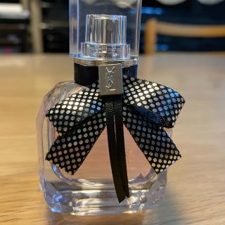 イヴサンローランボーテ(Yves Saint Laurent Beaute)の【イヴ・サンローラン】モン　パリクチュール　オーデパルファム　30ml(香水(女性用))