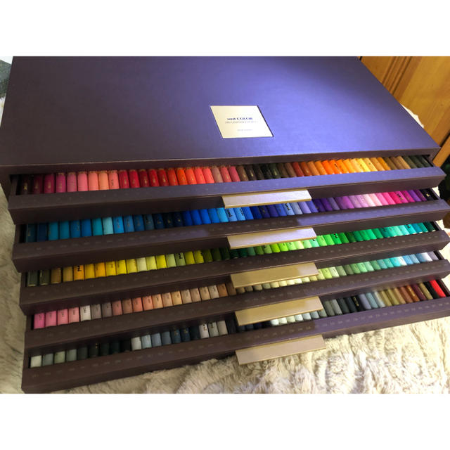 ユニ 240色 色鉛筆 5000セット限定 エンタメ/ホビーのアート用品(色鉛筆)の商品写真