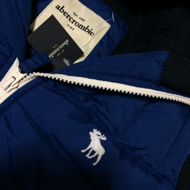 Abercrombie&Fitch(アバクロンビーアンドフィッチ)のアバクロダウン正規品 メンズのジャケット/アウター(ダウンジャケット)の商品写真