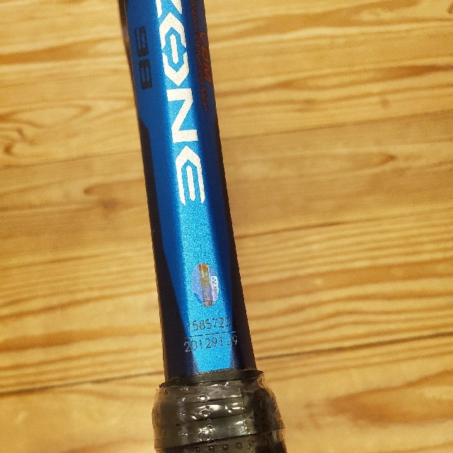 YONEX(ヨネックス)のニューモデル　EZONE98　グリップ２　ほぼ未使用品 スポーツ/アウトドアのテニス(ラケット)の商品写真