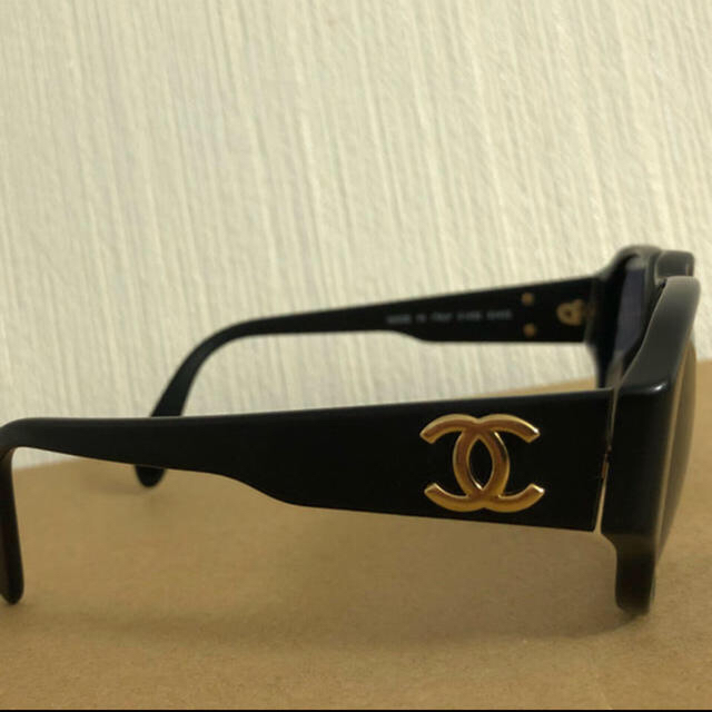 CHANEL(シャネル)のG-DRAGON着　CHANEL ビンテージサングラス メンズのファッション小物(サングラス/メガネ)の商品写真